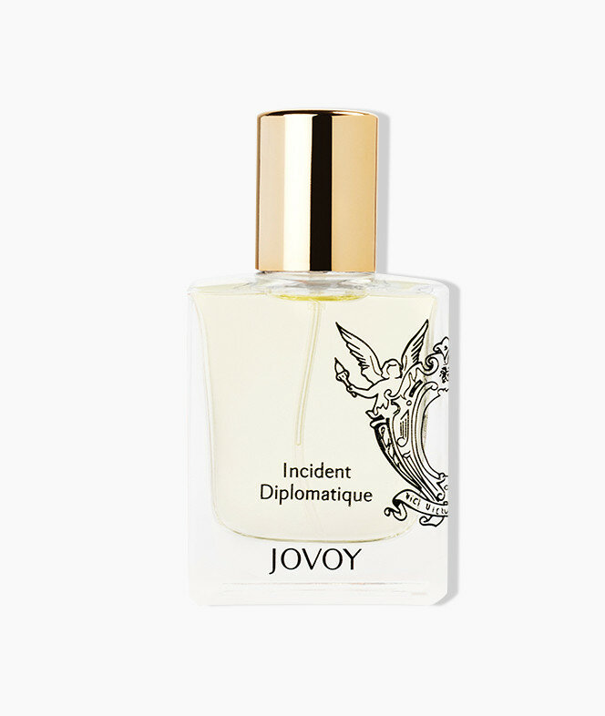 Jovoy Incident Diplomatique &mdash; houtig-kruidig parfum met vetiver, patchouli, amber en tonka, vol kracht en elegantie.