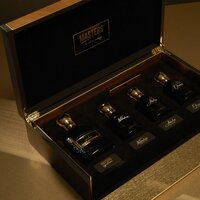 Emirates Pride Masters Signature Booster Set