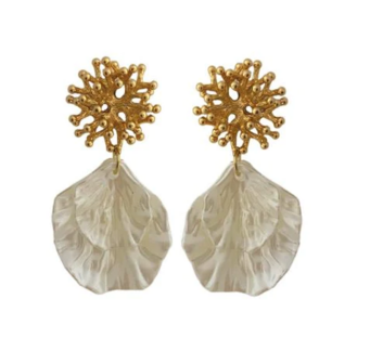 PAULIE POCKET CORAL SHELL EARRINGS